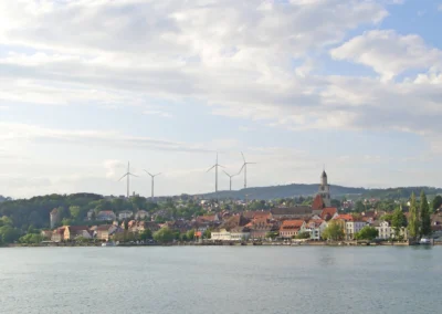 Gegenwind Hochbuehl Ulrich Bielefeld Ueberlingen vom See 50mm 1920px